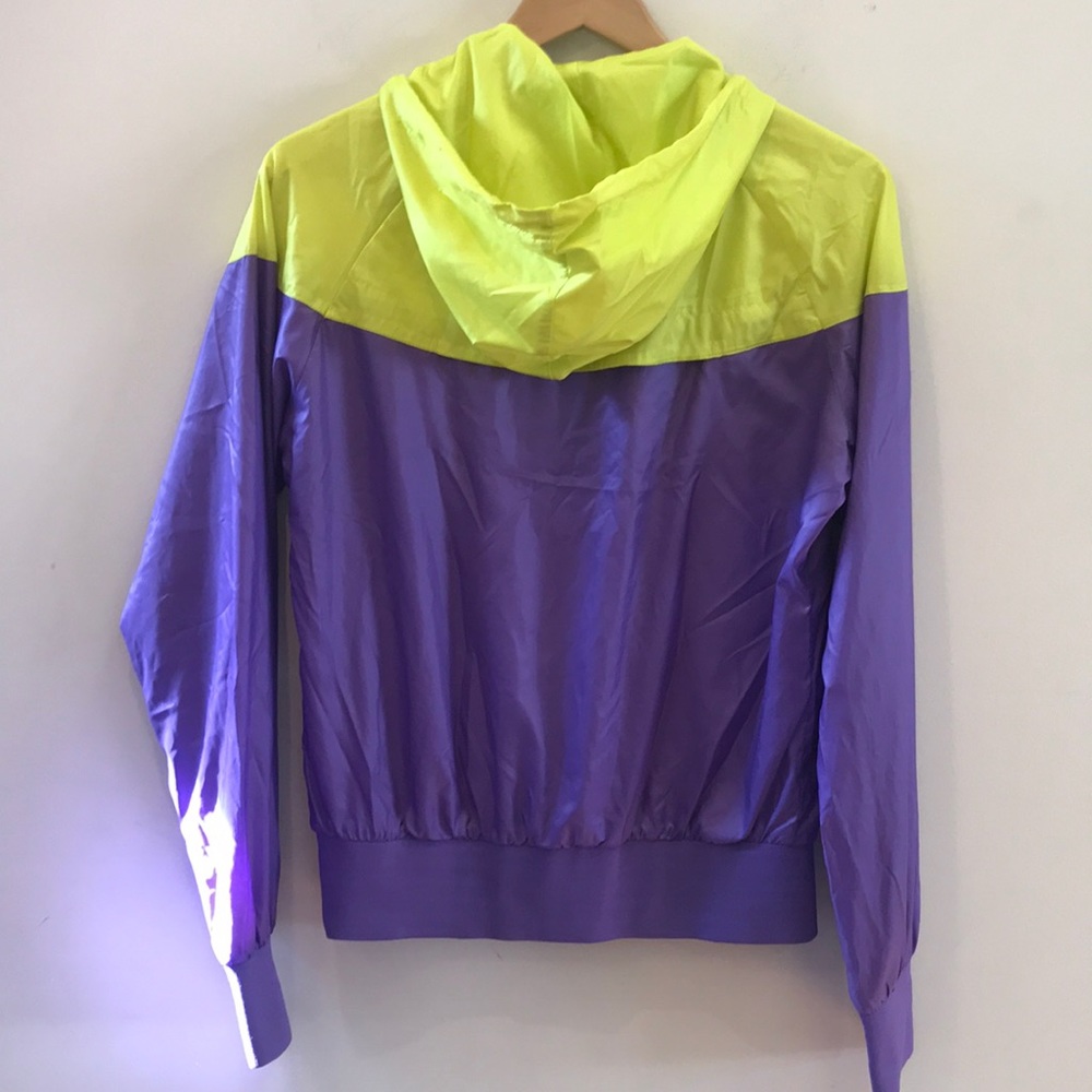 Nike Windrunner Jacket Medium - image 4